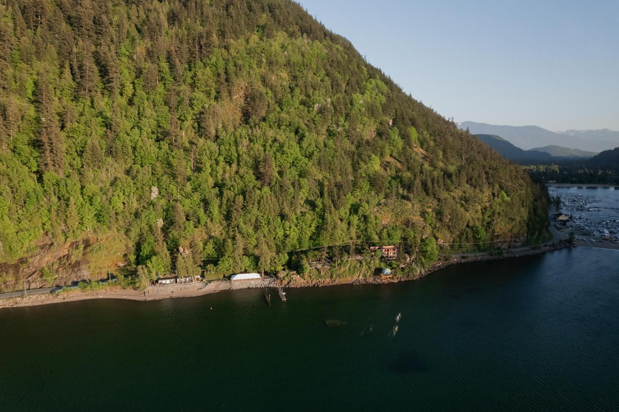 The Lodge On Harrison Lake Harrison Hot Springs Dış mekan fotoğraf